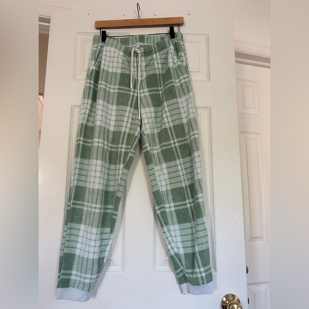 Aerie fleece jogger sweatpants/pajama pants green plaid medium